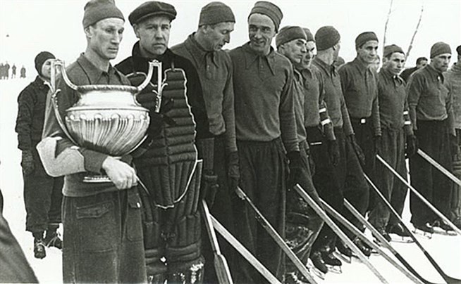 «Динамо» Москва — первый чемпион СССР по хоккею с шайбой. Сезон 1946-1947г